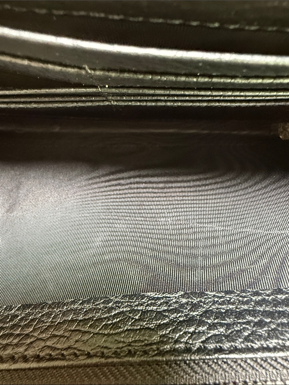 Designer Inspired Classic Black Leather Wallet of Chain - Picture 9 of 13